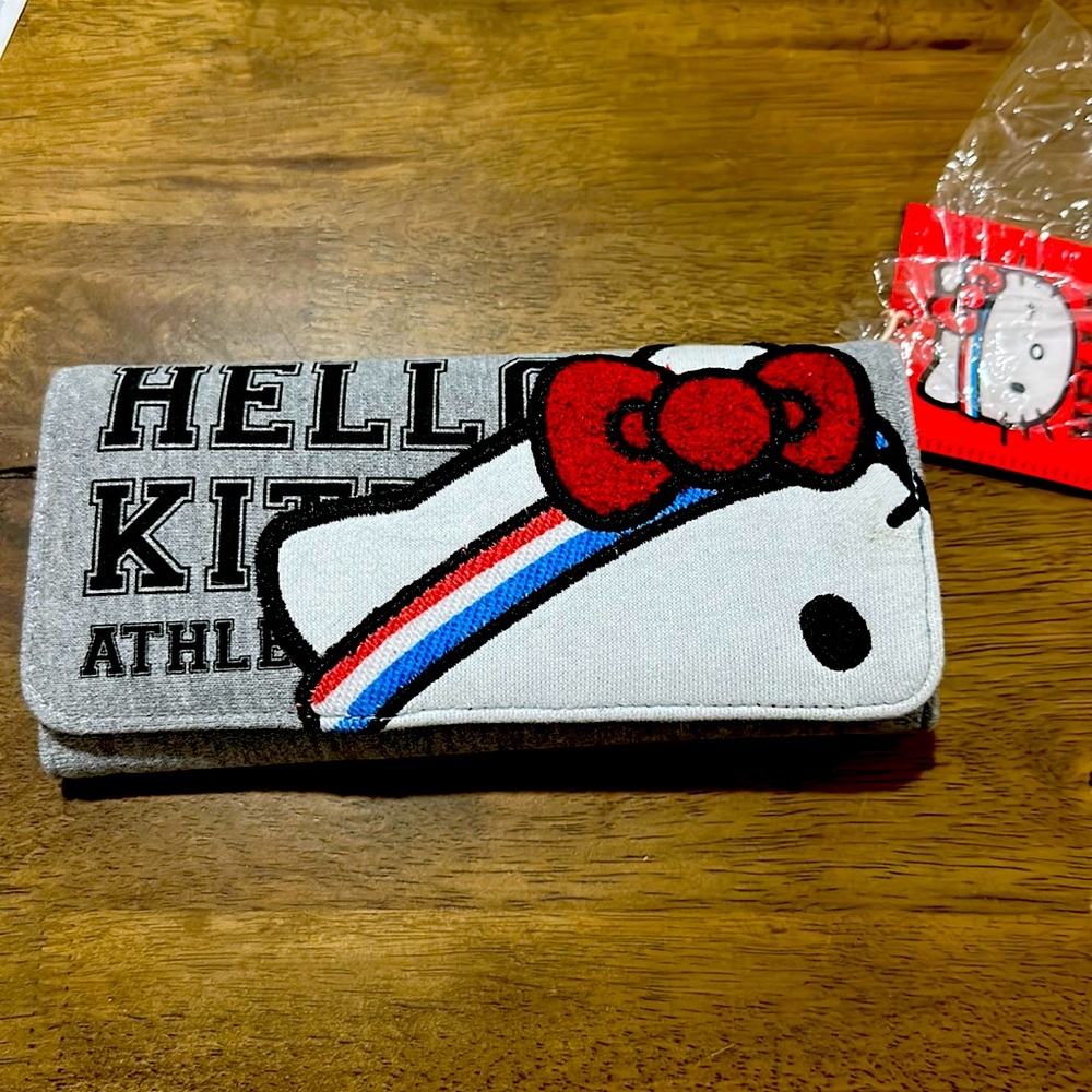 NWT Loungefly x Hello Kitty Wallet